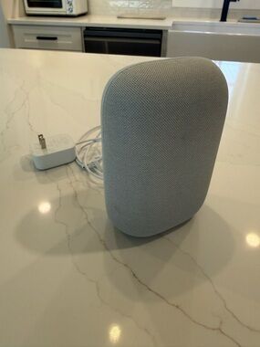Google Nest Audio Speaker - Light Gray Fabric